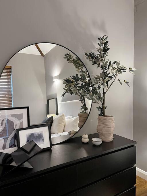 Cosy 2 Bedroom Apartment Todmorden Bagian luar foto