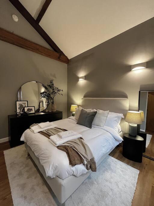 Cosy 2 Bedroom Apartment Todmorden Bagian luar foto