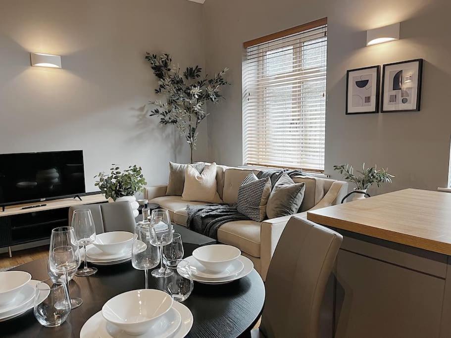 Cosy 2 Bedroom Apartment Todmorden Bagian luar foto