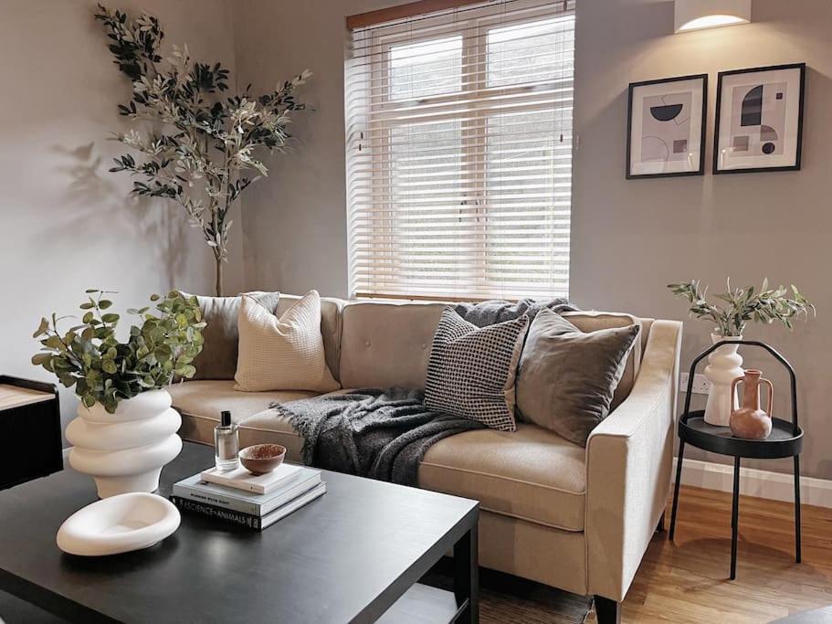 Cosy 2 Bedroom Apartment Todmorden Bagian luar foto