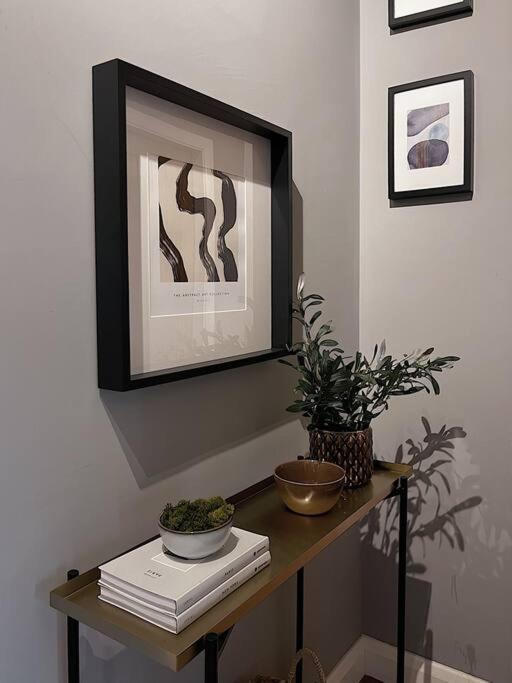 Cosy 2 Bedroom Apartment Todmorden Bagian luar foto